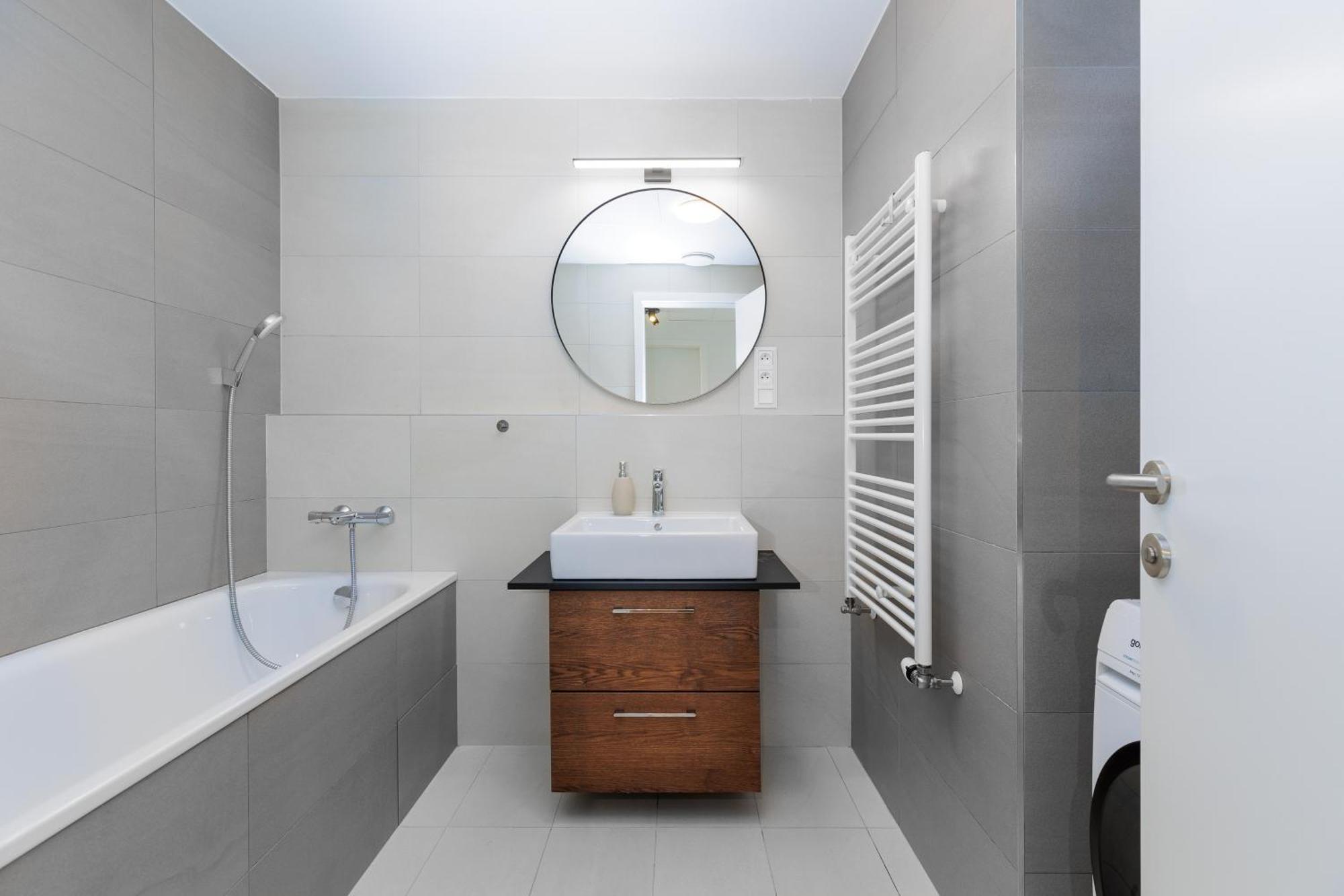Sky Park 1 - Luxurious #Instaworthy Apartment In Downtown City Center With Included Parking, Best Address In Town Bratislava Eksteriør billede