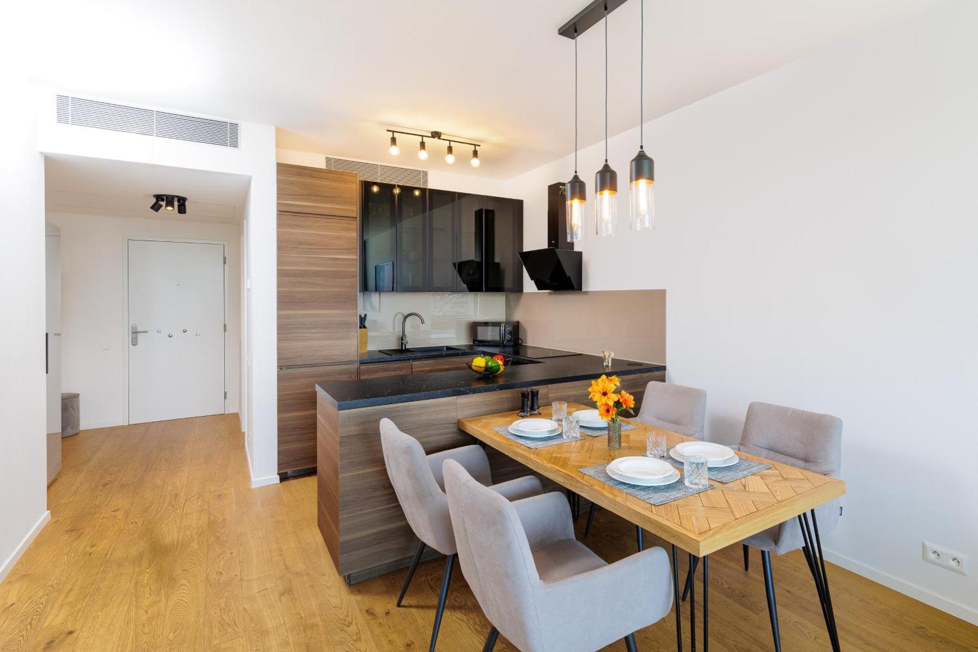 Sky Park 1 - Luxurious #Instaworthy Apartment In Downtown City Center With Included Parking, Best Address In Town Bratislava Eksteriør billede