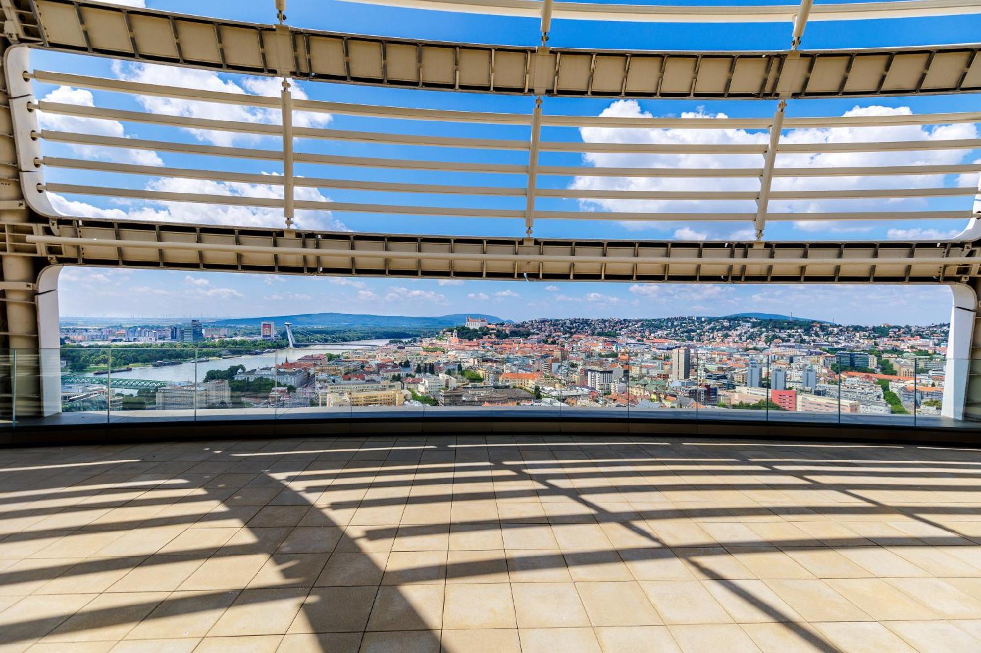 Sky Park 1 - Luxurious #Instaworthy Apartment In Downtown City Center With Included Parking, Best Address In Town Bratislava Eksteriør billede