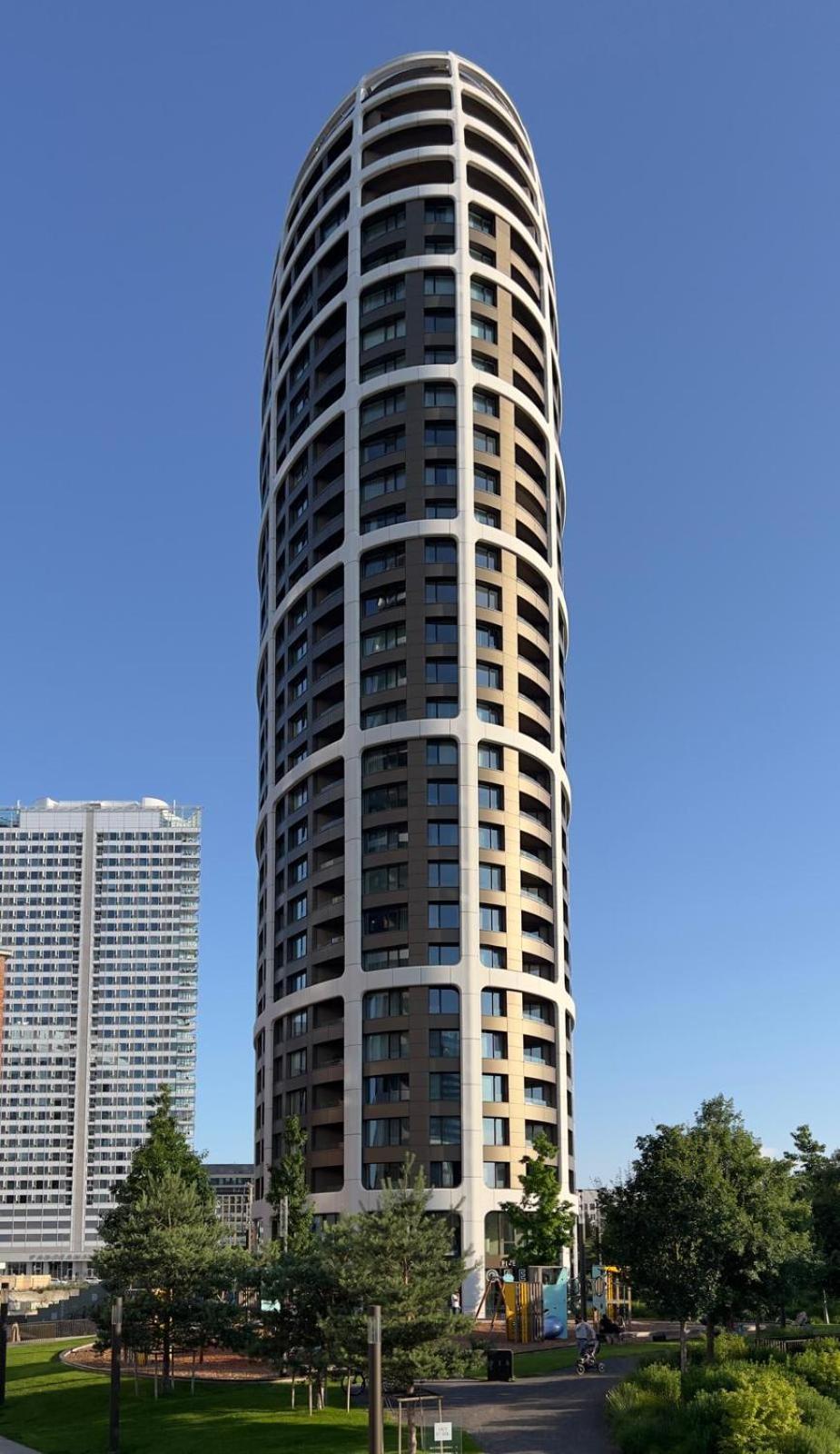 Sky Park 1 - Luxurious #Instaworthy Apartment In Downtown City Center With Included Parking, Best Address In Town Bratislava Eksteriør billede